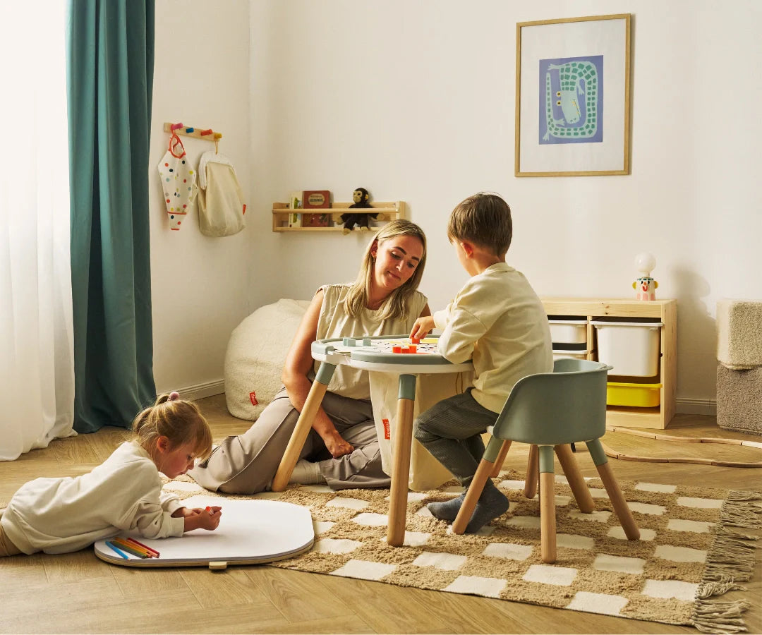 Spieltisch Stuhl